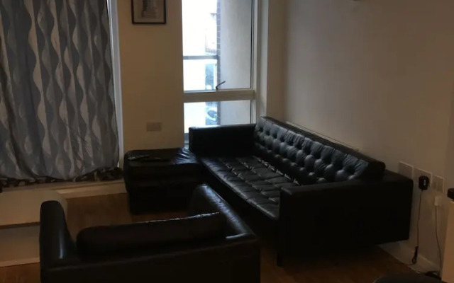 1 Bed Apt Near Canary Wharf London City Centre