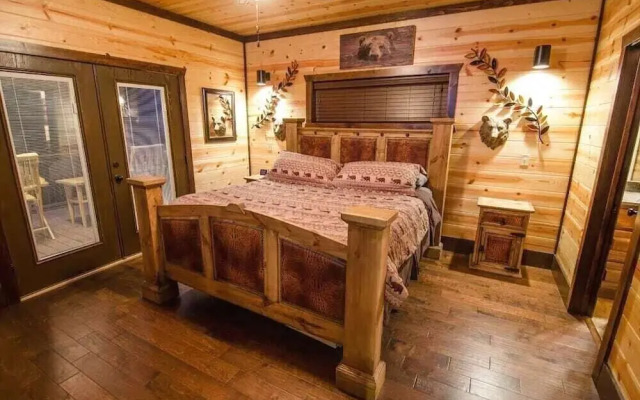 Geronimo Lodge - 6 Br Cabin