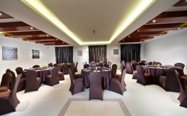 Al Hail Waves Hotel Managed By Centara