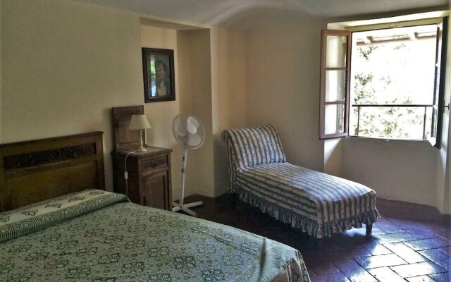 Villa Lucia Laglio with private lake access