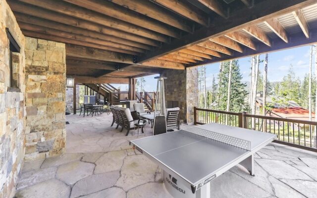 Highlands Hideaway 5 Bedroom Home by RedAwning