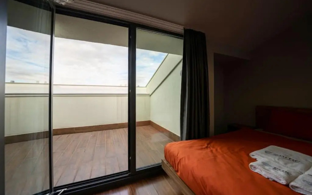 Superior, classy residence,7/24 Security,2 bedroom ( Benesta 205 )