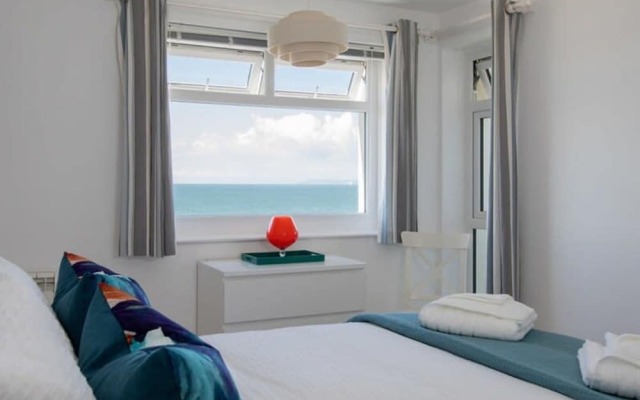 Beachfront Apartment With Panoramic Sea Views