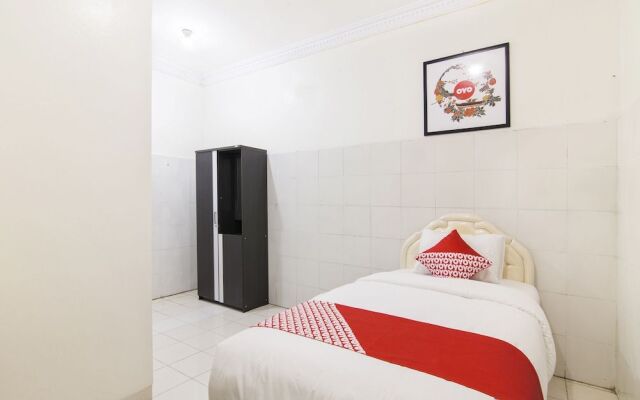 OYO 966 Dinda Guesthouse