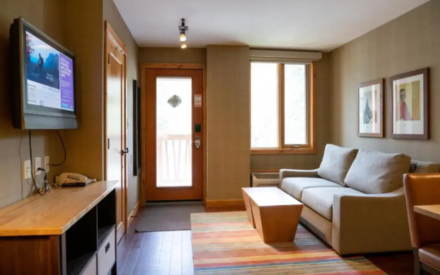 The Fox Hotel and Suites