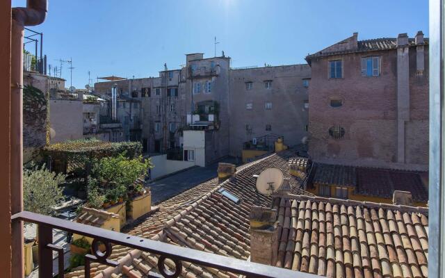 Navona Essence Hotel