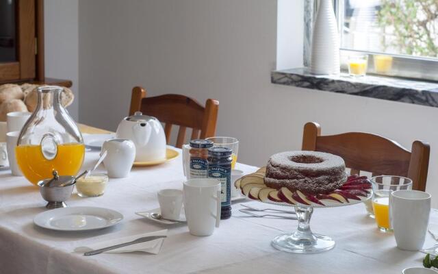 Beachouse - Surf, Bed & Breakfast