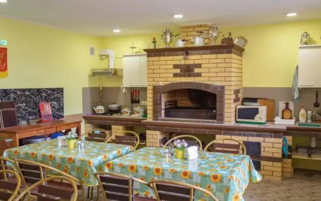 Nikos Guest House