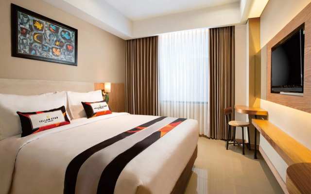 Yellow Star Ambarukmo Hotel