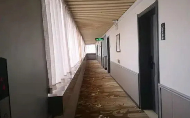 Tiantian Express Hotel (Nanyang University of Technology No.5 Middle School)