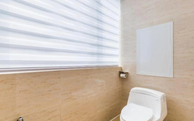 Vienna International Hotel (Zhaoqing Center Lake-view)