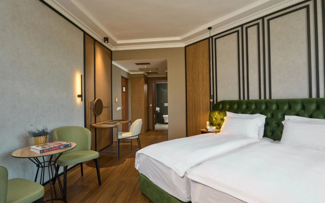 Royal Hotel