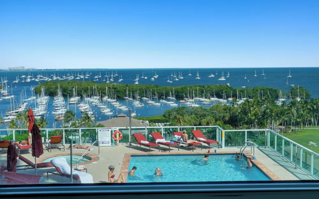 Fabulous 2-Bedroom in the Heart of Grove