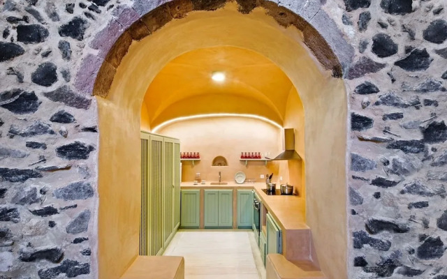 Pyrgos Old winery villa