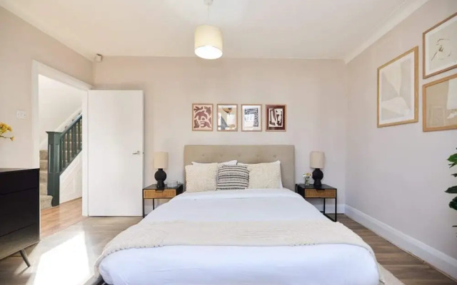 The Randall Retreat Spacious 4bdr Home With Garden