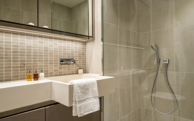 Sensational Studio Apartment in London s Vibrant Canary Wharf