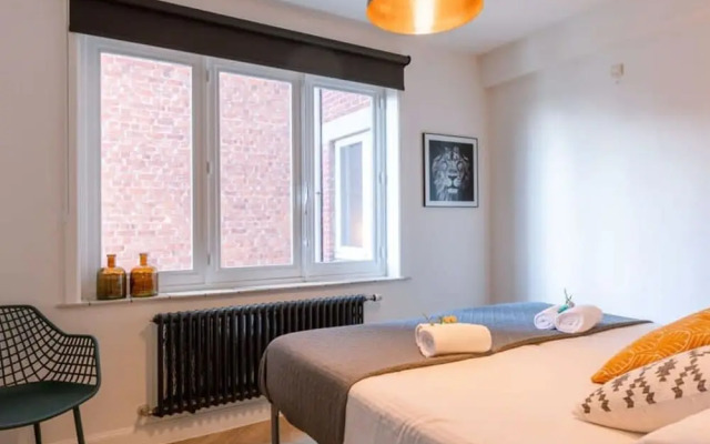 Lovely Apartment With Lateral sea View