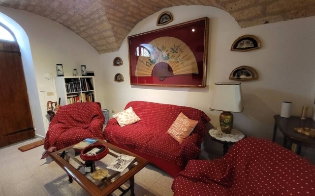 Un Gioiello Nel Corso Principale -itiseasy1