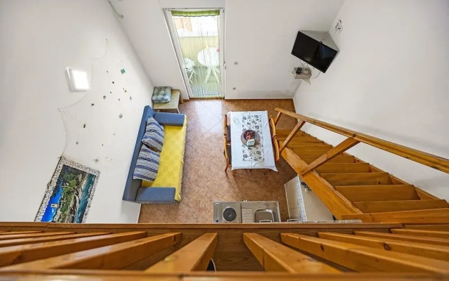 Studio Apartment, 250m From the Beach