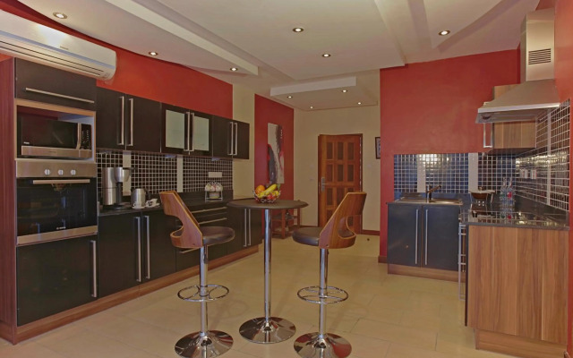 Cowrie Shell Beach Apartments