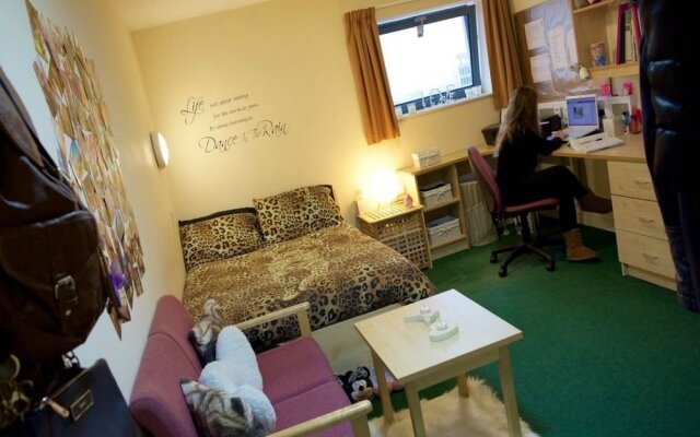 Qingdao Starway Middle Xianggang Road Hotel