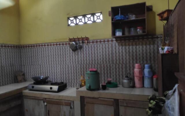 Dibyo Homestay