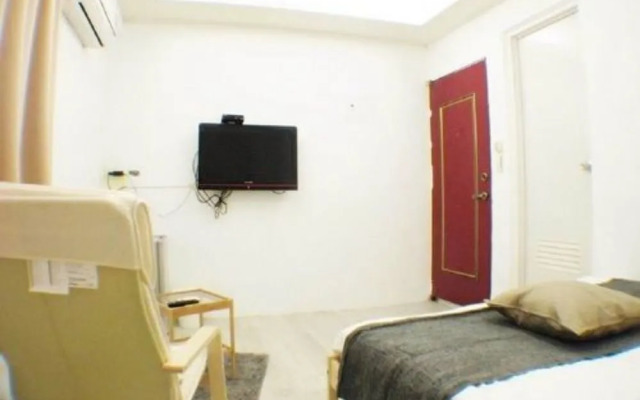 Travelers Little House 2