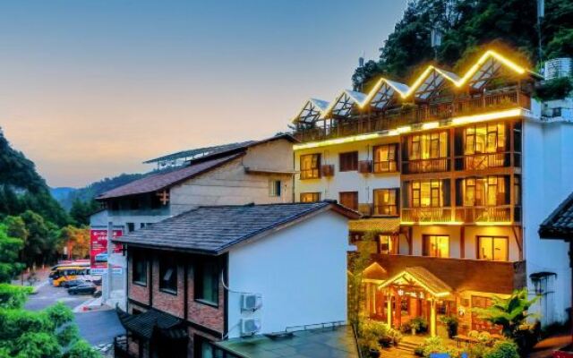 Floral Hotel·Yicheng Yijia Hotel(Dongda store of Zhangjiajie National Forest Park)