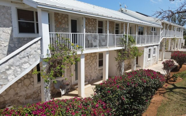 Hut Pointe #6 2 Bedroom Apts