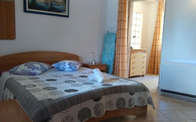 House for Families and Pets Welcome