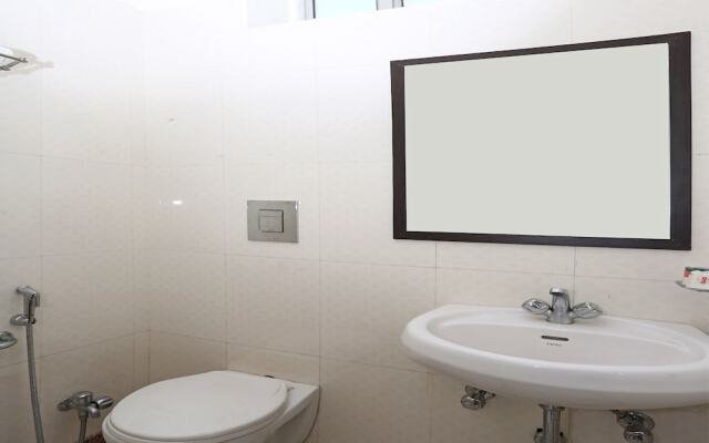 OYO 11484 Hotel Shivam