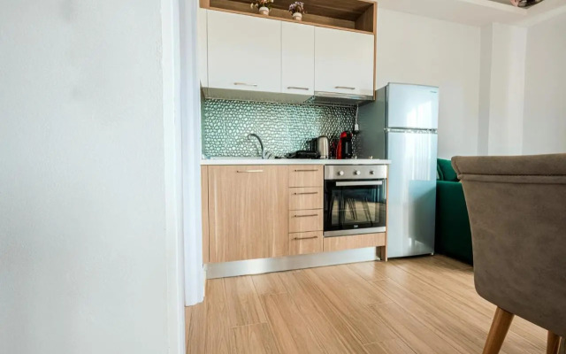 Design Suites Efharis (Brusco)