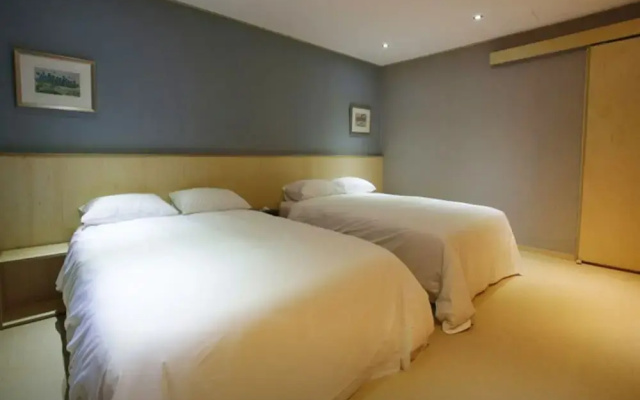 Boo Hotel