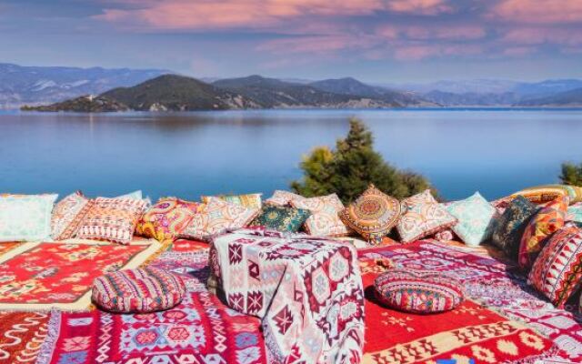 Lugu Lake Flower House Love Song Rongyi Lake View Hotel