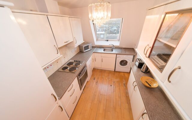 Beautiful West Ken One Bed Apartment