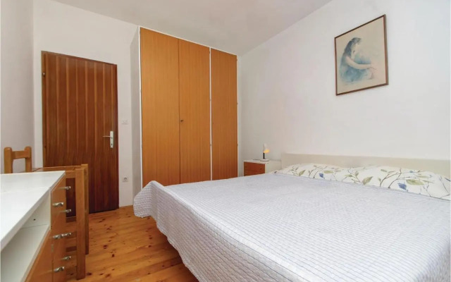 Two-Bedroom Apartment in Racisce