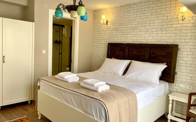 1870 Tas Konak Otel Sanat Sokagi