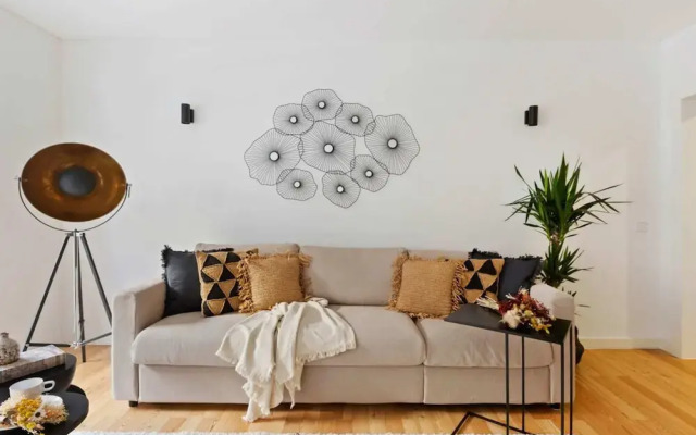 Beautiful 2 Bedroom Apartment in Bairro Alto