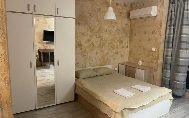 Colonel apartment 858