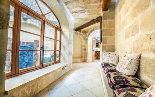 The Grand Authentic House with Private Pool