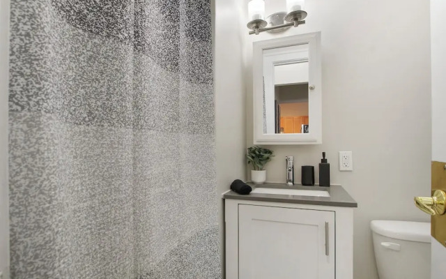 Chic 1BR - Harper rep