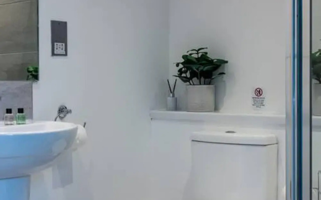 Host Stay Halifax House Living