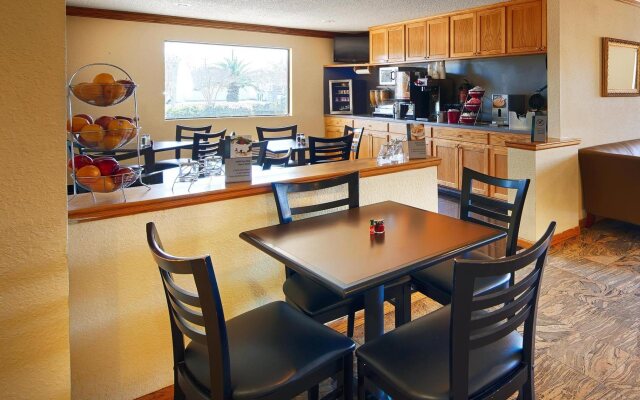 Deluxe Inn & Suites Morgan City