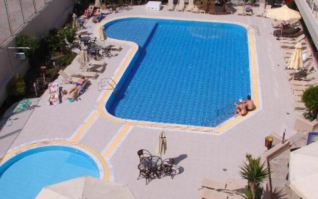 Agela Hotel & Apartments