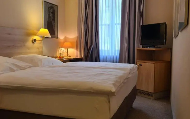 Hotel Garni Am Ellinger Tor