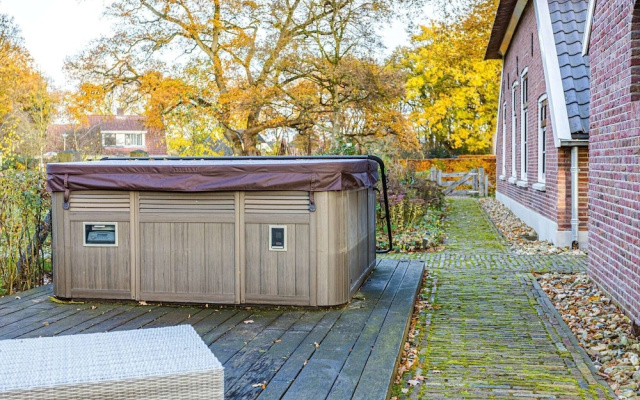Charming Holiday Home in Nijverdal with Hot Tub