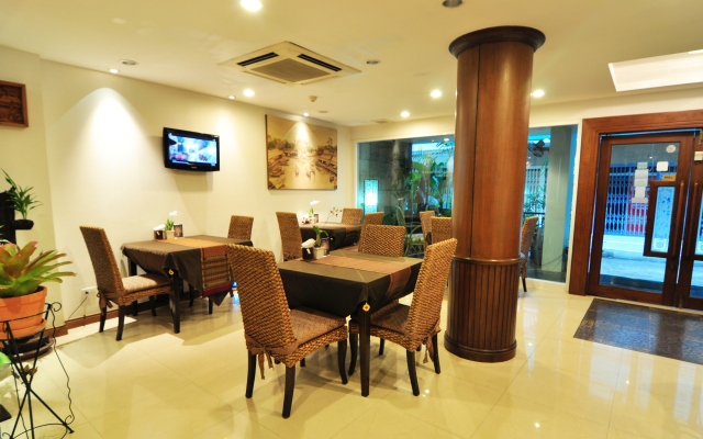 Baan Sukhumvit Soi 18