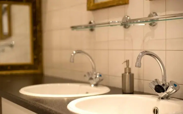 Quartier Latin Apartment - One-Bedroom Apartment