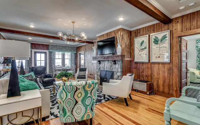 -Under The Sea (8 Bdrm / 7 Bath, Sleeps 22)