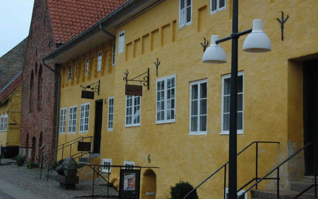 MOVE Eco Health Hotel